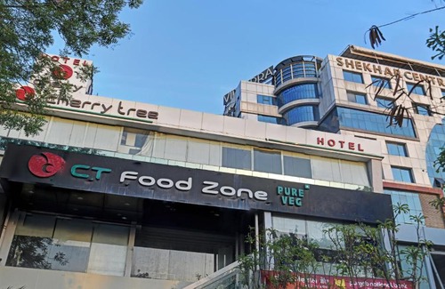Palasia Hotel | Comfortable Stay at Treebo Cherry Tree with Great Amenities