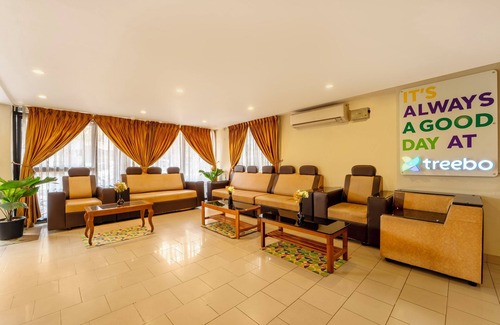 Kazhakuttam Hotel | Treebo Classic Highway Side