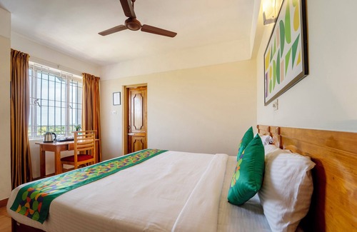 Kazhakuttam Hotel | Treebo Classic Highway Side