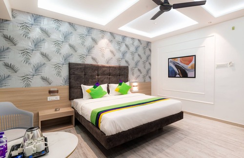 Viman Nagar Hotel | Discover Comfort at Treebo Cocostay, Hadapsar