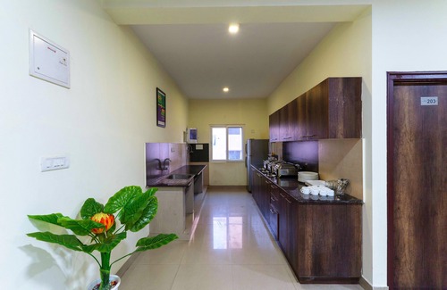 HBR Layout Hotel | Discover Family-Friendly Comfort at Hotel Cranberry Delight