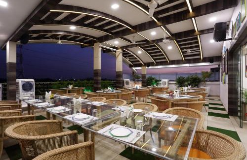 Vijay Nagar Hotel | Welcoming Treebo Daksh Residency with Family-Friendly Amenities