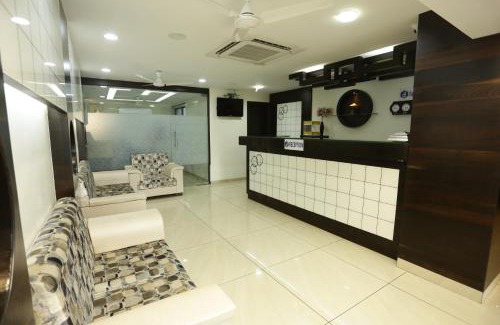 Vijay Nagar Hotel | Welcoming Treebo Daksh Residency with Family-Friendly Amenities