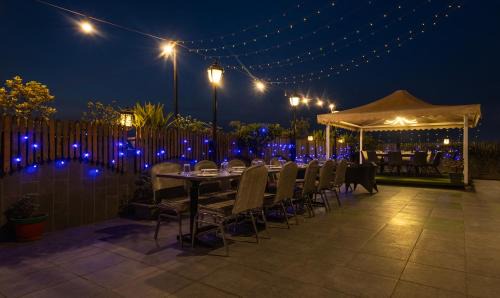 Ahmedabad Hotel | Treebo Eden Park, Ahmedabad