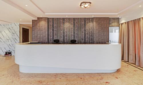 Chikkajala Hotel | Family-Friendly Stay at Treebo Emora Grand with Dining
