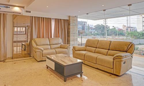 Chikkajala Hotel | Family-Friendly Stay at Treebo Emora Grand with Dining
