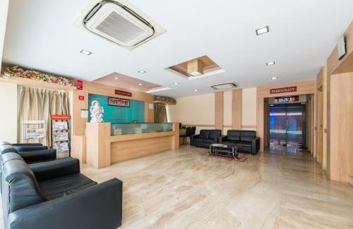 Ram Nagar Hotel | Discover Comfort at Treebo ESS Grande with Family-Friendly Amenities