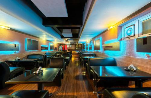 Ram Nagar Hotel | Discover Comfort at Treebo ESS Grande with Family-Friendly Amenities