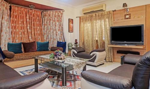 Aundh Hotel | Cozy Treebo Excellent Home with Kitchen & Breakfast Options