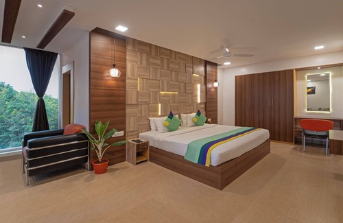 East Tambaram Hotel | Budget-Friendly Treebo Golden Swan Tambaram with Breakfast