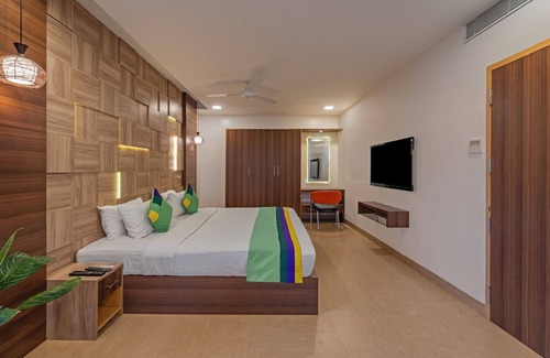 East Tambaram Hotel | Budget-Friendly Treebo Golden Swan Tambaram with Breakfast