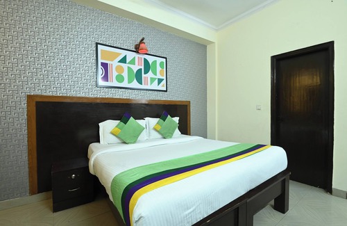 Sector 62 Hotel | Cozy Treebo Green View in Noida with Family-Friendly Amenities