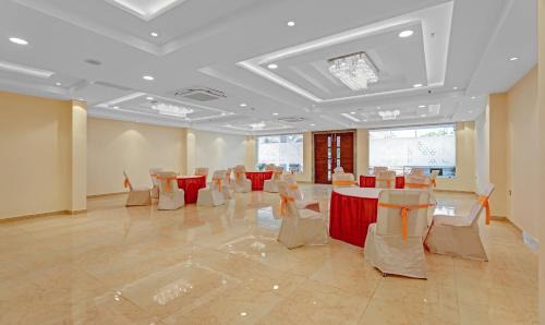 Lucknow Hotel | Family-Friendly Stay at Treebo Heaven Grand with Dining