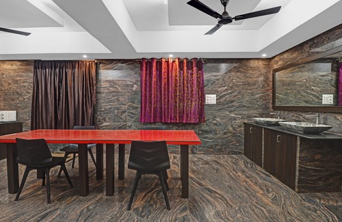 Bengaluru Hotel | Budget-Friendly Stay at Treebo JJ Residency with Breakfast