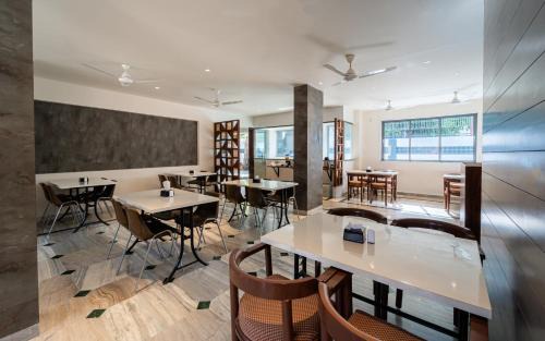 Nashik Hotel | Treebo Kaveri: Family-Friendly Stay with Dining & Breakfast