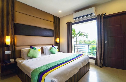 Katpadi Hotel | Discover Treebo Kingsbury Fiesta: Family-Friendly Stay