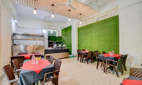 Baner Hotel | Cozy Treebo Kuval Inn with Restaurant and Breakfast Included