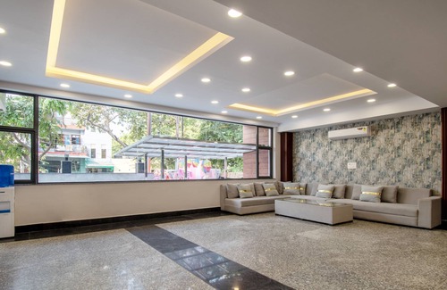 Sector 70 Hotel | Cozy Treebo La Mirage Suite: Family-Friendly Getaway