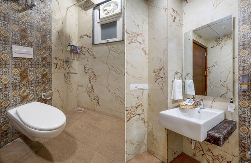 Sector 70 Hotel | Cozy Treebo La Mirage Suite: Family-Friendly Getaway