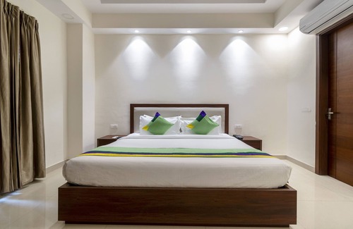 Sector 70 Hotel | Cozy Treebo La Mirage Suite: Family-Friendly Getaway