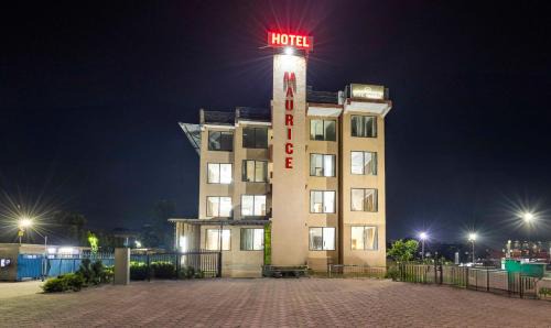 Kuthar Hotel | Experience Comfort at OYO Maurice: 9/10 Guest Rated