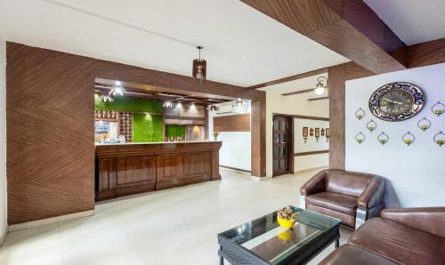 Kuthar Hotel | Experience Comfort at OYO Maurice: 9/10 Guest Rated