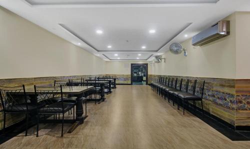Kalighat Hotel | Inviting Stay at Treebo Naman's Inn with Breakfast Included