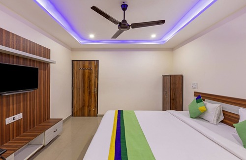 Bengaluru Hotel | Discover Treebo Nandi Comforts: Family-Friendly Stay