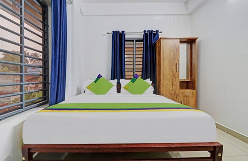 Aluva House | Family-Friendly Stay at Treebo Trend Nirupama with Kitchen