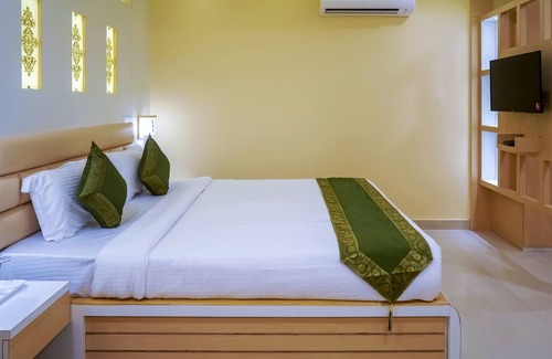 Bhubaneshwar Hotel | Comfortable Stay at Treebo Oasis Cuttack Puri with Dining