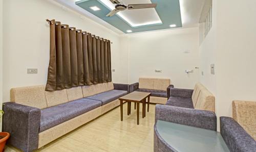 Shavri Colony Hotel | Convenient Stay at Treebo Paras Raj Near City Palace