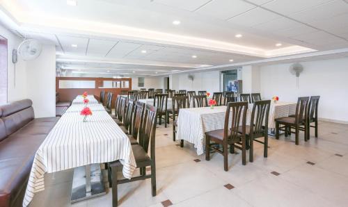 Mysore Hotel | Explore Treebo Akshaya Mahal Inn: Family-Friendly Retreat
