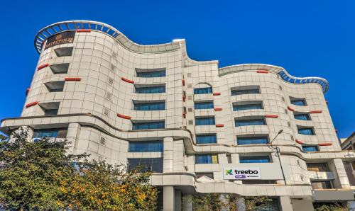 Secunderabad Hotel | Discover Treebo Premium Metropolis: Family-Friendly Retreat