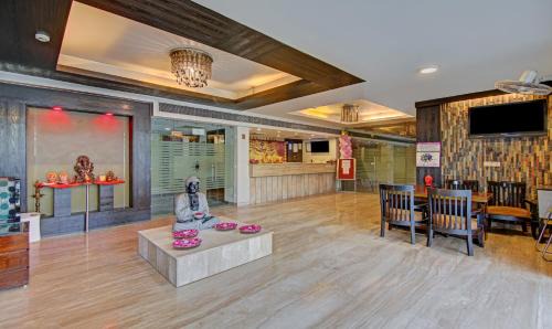 Patel Nagar Hotel | Relax Inn Patel Nagar: 4-Star Stay with Family-Friendly Amenities