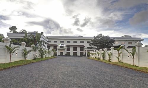 Ambalapuzha Hotel | Discover Treebo Premium Vahada: Family-Friendly Retreat