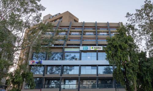 Paldi Hotel | Discover Treebo Prince Plaza: Family-Friendly with Breakfast