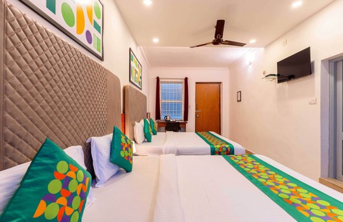 Mahadevpet Hotel | Treebo Regalia Comforts
