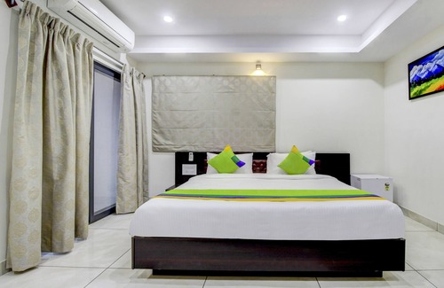 RR Nagar Hotel | Discover Treebo Sampradaya Bistro with Family-Friendly Amenities