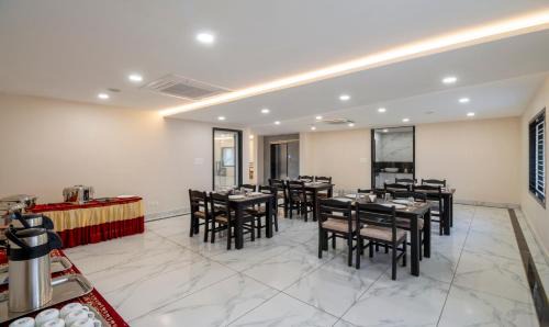 Kakinada Hotel | Stunning Treebo Sea Heights: Family-Friendly & Accessible