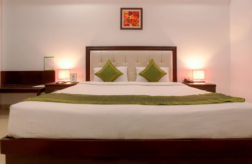 Gomti Nagar Hotel | Top-Rated Treebo Shivam Inn Near Singapore Mall
