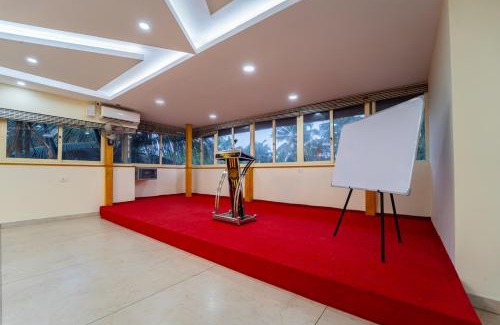 Guruvayur Hotel | Comfortable Sree Varshavilas Regency with Breakfast Included