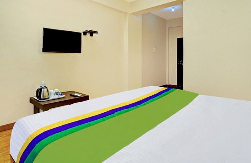 Dapoli Hotel | Comfortable Treebo Trend Ss Residency with Pool & Family Amenities