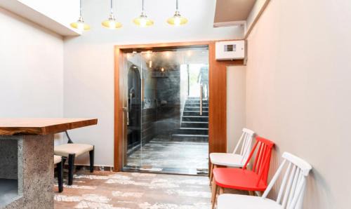Panduranga Nagar Hotel | Discover Treebo Stay Tuned in JP Nagar with Family Amenities