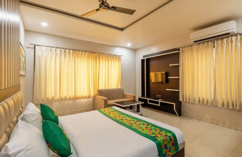Jamshedpur Hotel | Cozy Retreat at The Golden Sand: Family-Friendly Stay