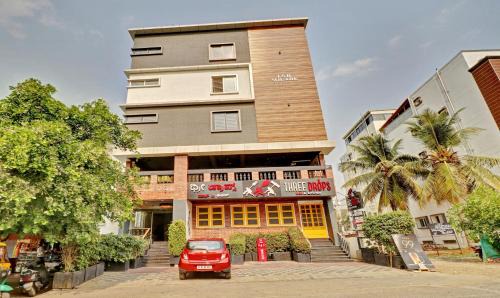 RR Nagar Hotel | Discover Treebo Three Drops: Family-Friendly with Dining