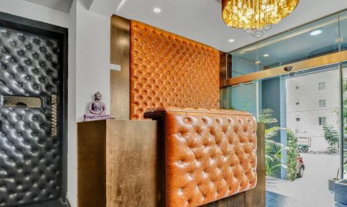 RR Nagar Hotel | Discover Treebo Three Drops: Family-Friendly with Dining
