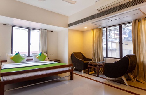 Ernakulam South Hotel | Cozy Treebo Time Square on Marine Drive with Breakfast & More