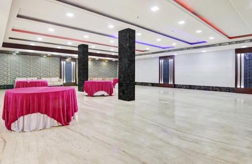 East of Kailash Hotel | Treebo Trend Elite: Family-Friendly Stay Near Delhi Stadium