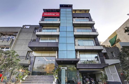 East of Kailash Hotel | Treebo Trend Elite: Family-Friendly Stay Near Delhi Stadium