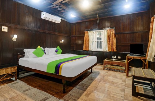 Chowara Hotel | Relax at Treebo Trend God's Own Country Ayurveda Resorts